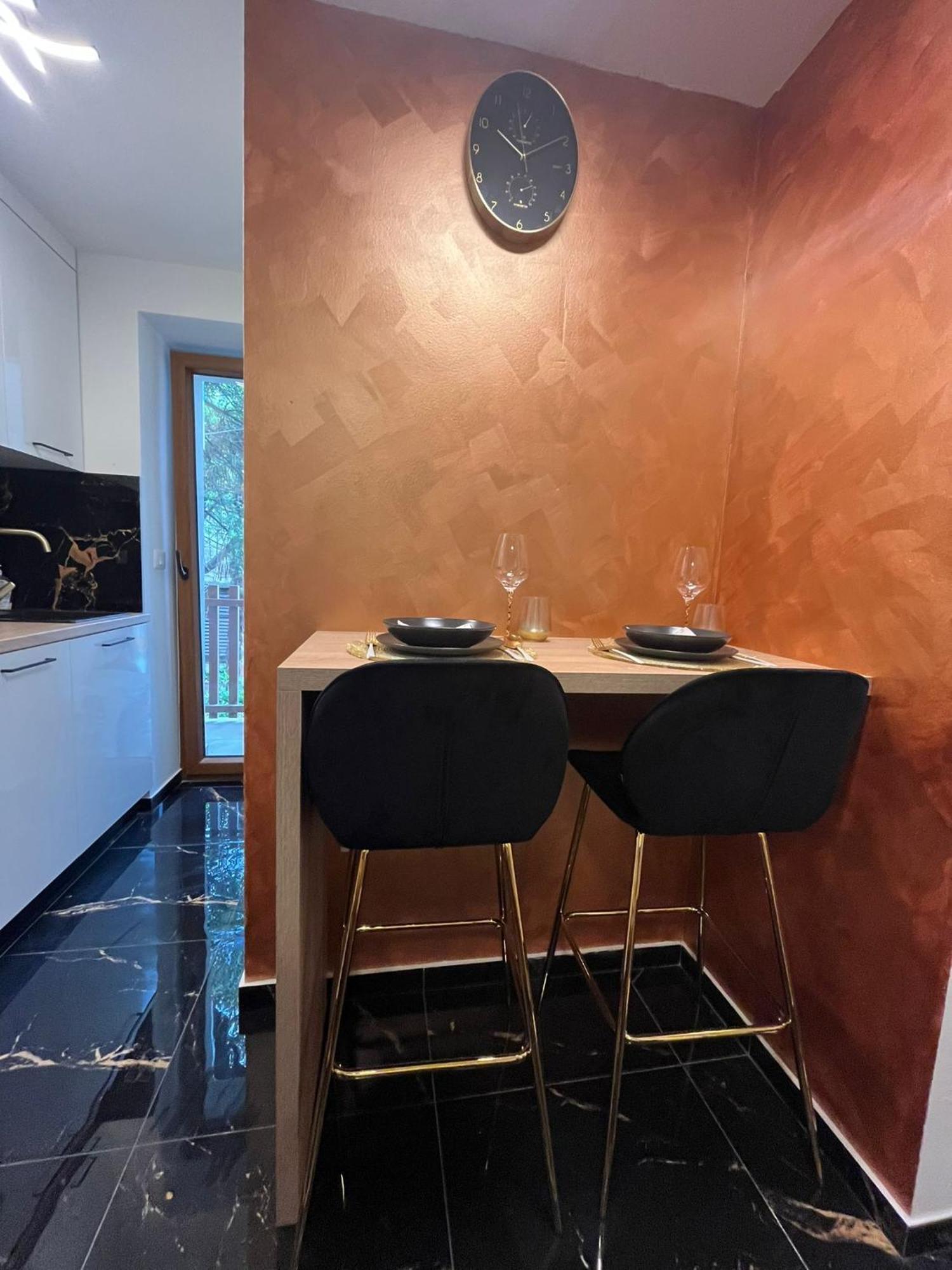 Westate Modern In Old Town - Free Parking Apartmán
